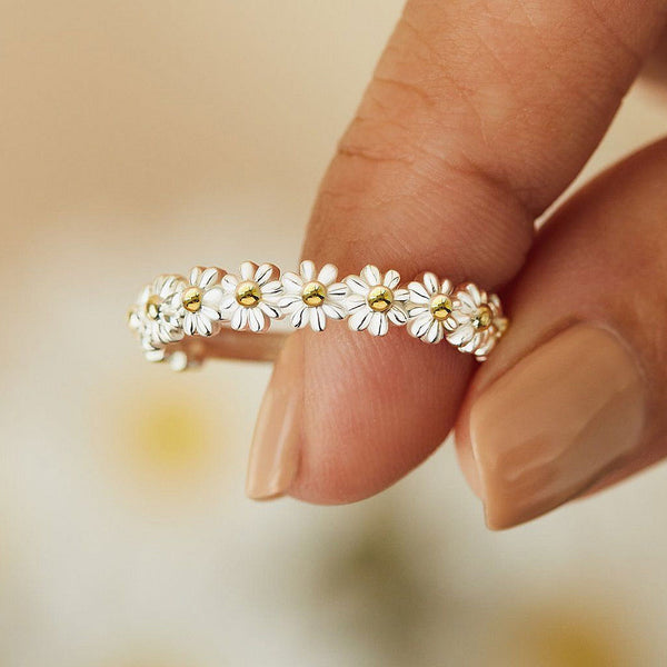 Cottagecore Style Two Tone Plated Daisy Chain Ring - Silver