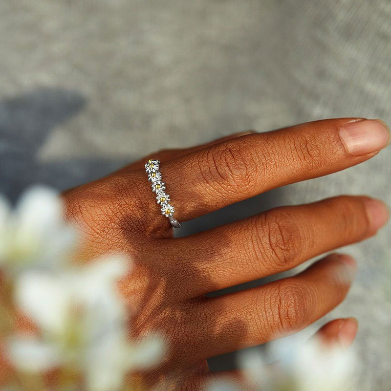 Cottagecore Style Two Tone Plated Daisy Chain Ring - Silver